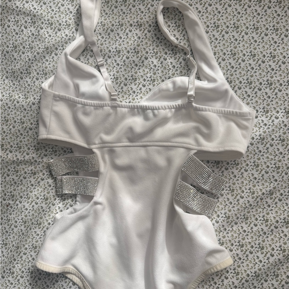 White body with Silver Accents - Picture 2 of 2